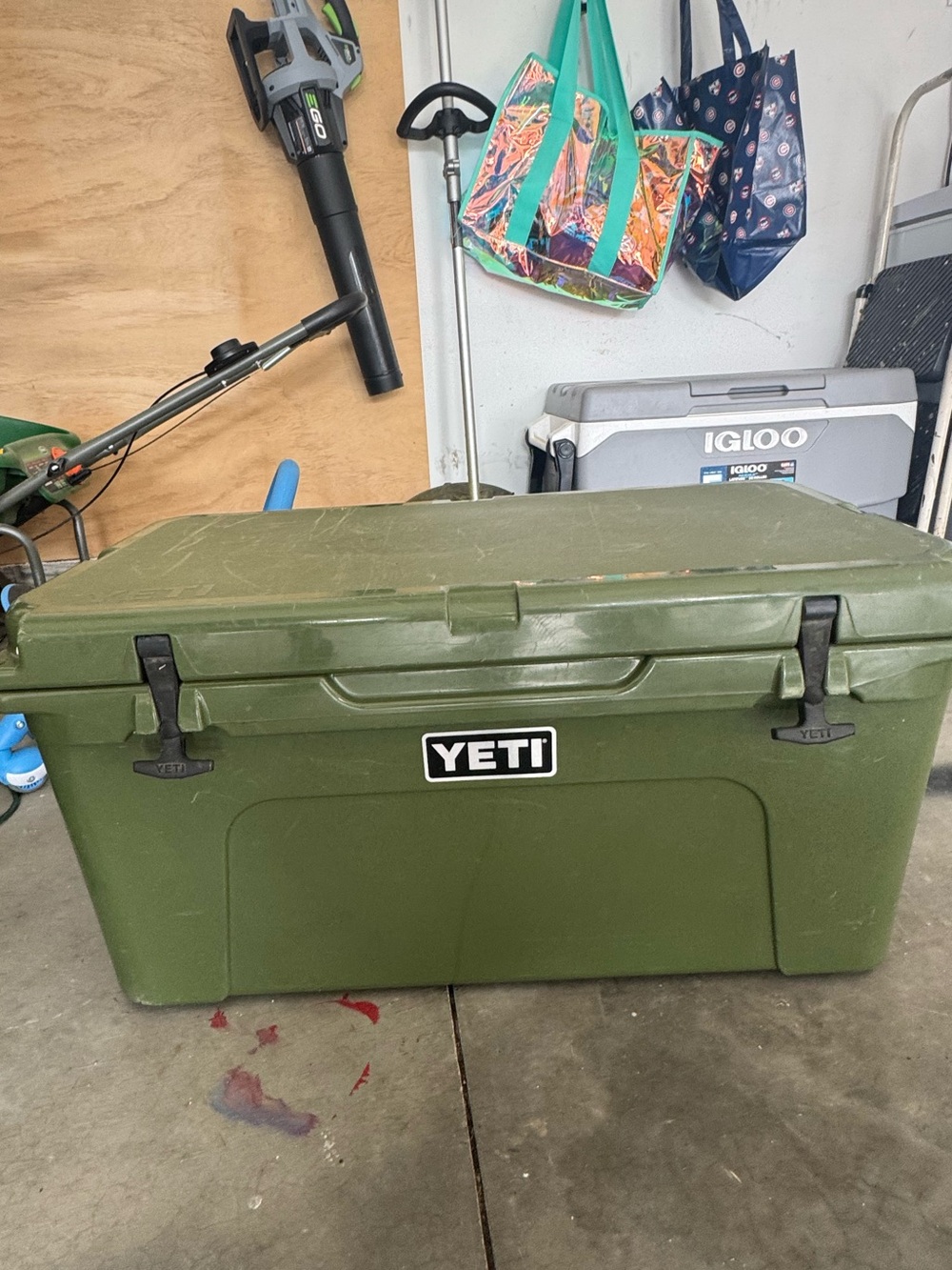 Yeti 65 GREEN OLIVE retired very rare color, Used